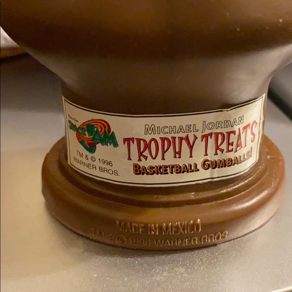 Space Jam Michael Jordan Gumball Bust - Picture 3 of 7